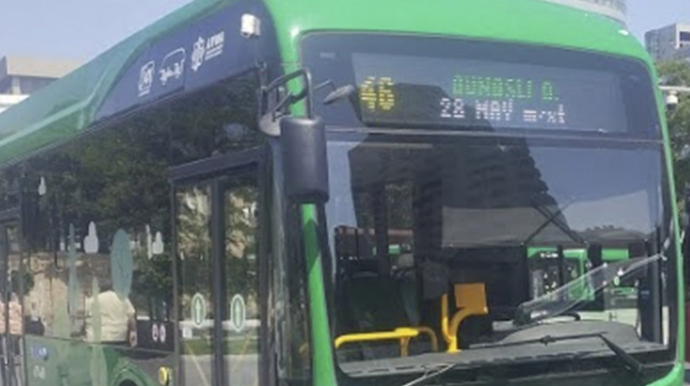 Bakıda avtobus yola qəfil çıxan piyadanı vurdu 