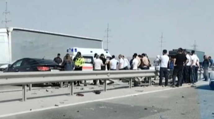 Bakı-Ələt yolunda qəza: İki yük maşını toqquşdu