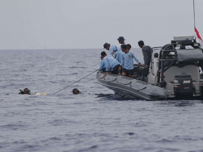 İndoneziyada qəzaya uğramış sərnişin təyyarəsinin füzelyajı tapılıb