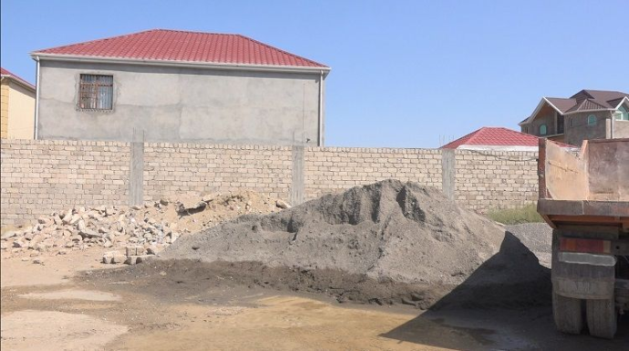 Bakıda qanunsuz tikilən obyekt sökülüb - FOTO