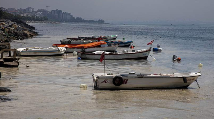 Mərmərə dənizi sahildən 20 metr geri çəkildi 