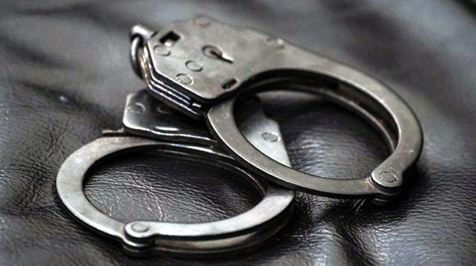 Evdən 29 min manatlıq qızıl oğurlayan qadın saxlanılıb