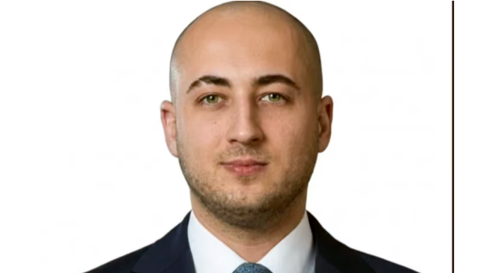 Nazir aparat rəhbəri və müşavir təyin etdi 