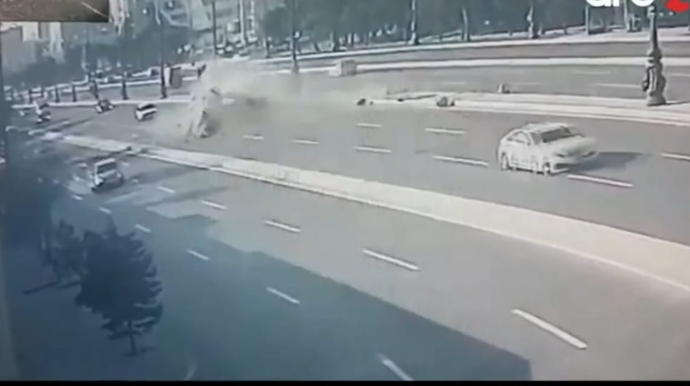 Bakıda 5 nəfərin ölümünə səbəb olan DƏHŞƏTLİ QƏZANIN BAŞVERMƏ ANI   - VİDEO