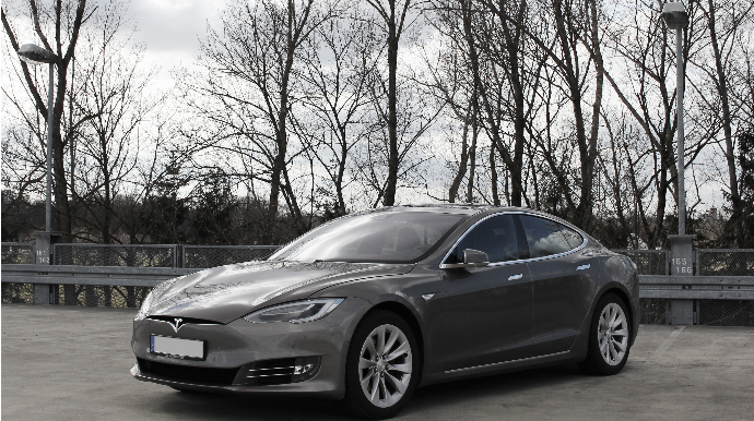 “Tesla”nın gəlirində rekord artım 