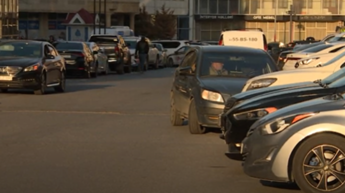 Nərimanov rayonu ərazisində qanunsuz parklanma yerləri fəaliyyət göstərir  - VİDEO