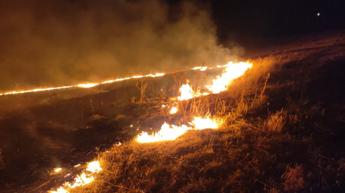 Ağsuda GÜCLÜ YANĞIN  - 3 rayonun yanğınsöndürmə briqadaları cəlb edilib - FOTO