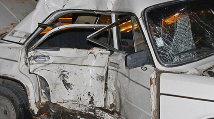 Goranboyda "VAZ-2106" aşdı - sürücü öldü 