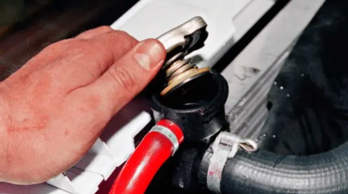 "Avtomobilin soyutma sisteminə mütəmadi nəzarət etmək lazımdır" - USTADAN ÇAĞIRIŞ 