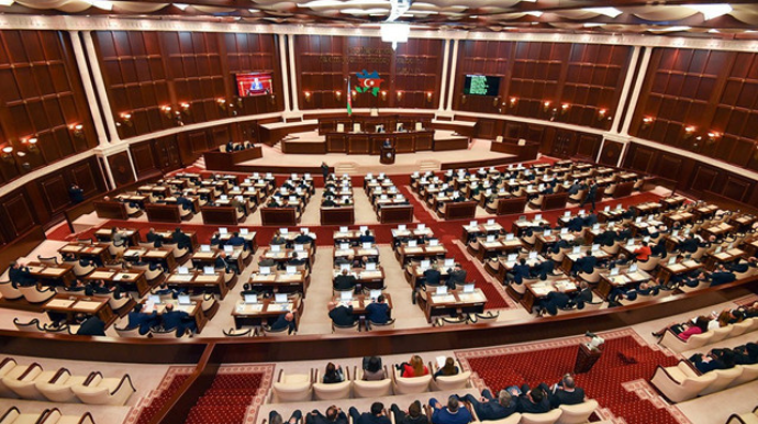Milli Məclisin növbədənkənar sessiyasının sonuncu iclası başladı 