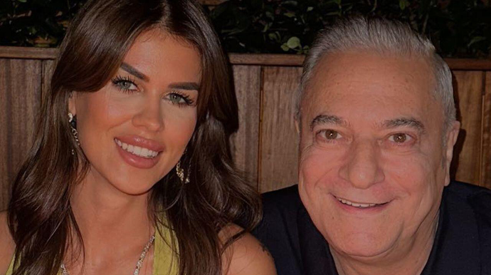 Mehmet Ali Erbil arvadına milyonluq avtomobil aldı 