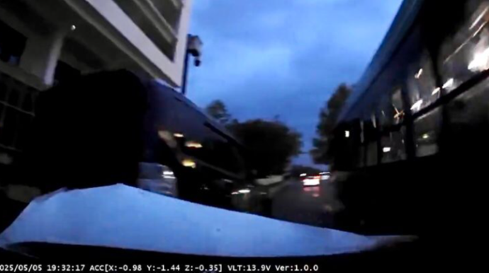 Bakıda “Hyundai” park edilmiş “Mitsubishi”yə çırpıldı - ANBAAN VİDEO