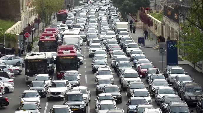 Bakı yollarında son vəziyyət: bir çox istiqamətdə SIXLIQ var 