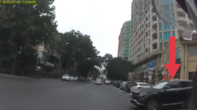 Stop nişanını görməzdən gələn sürücü motosikletlə toqquşdu - VİDEO