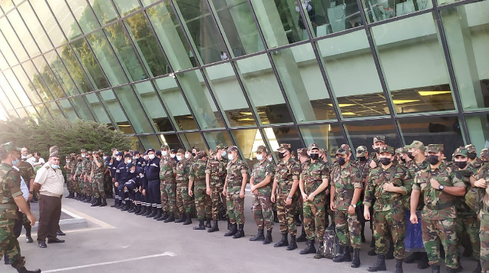 Növbəti yanğınsöndürmə qrupu Türkiyəyə yola düşüb - FOTO