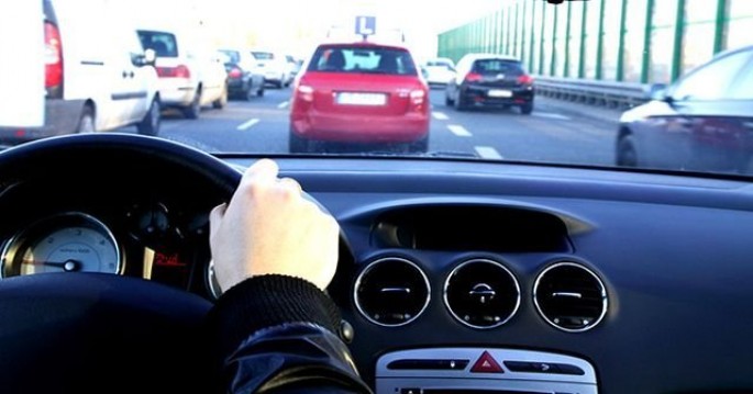 Bu şirkət sürücü vəzifəsinə işçi axtarır - MAAŞ 1400 MANAT