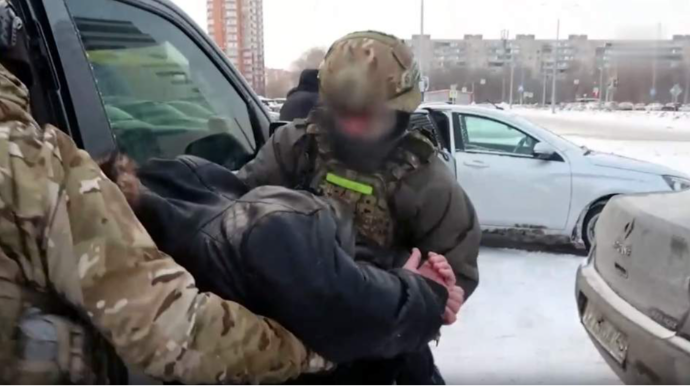 Tanışını öldürmək üçün “killer” tutdu; o da polisə məlumat verdi – VİDEO   