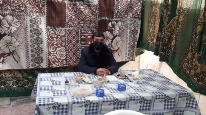 Koronavirus xəstəsi evdən çıxıb yas mərasiminə getdi 