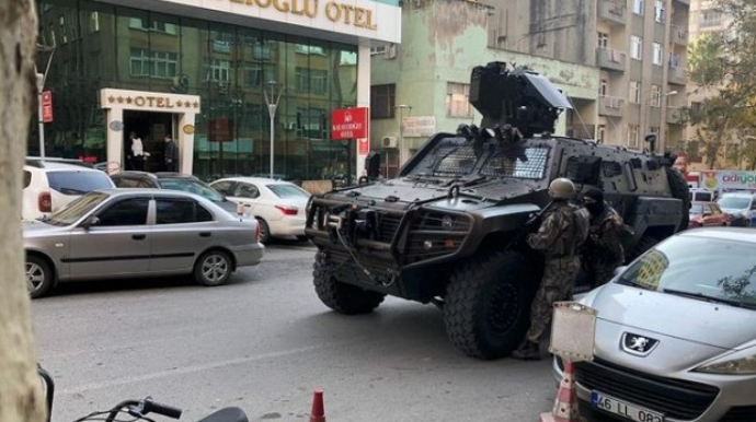 Türkiyədə oteldə silahlı insident - 5 nəfər yaralandı 