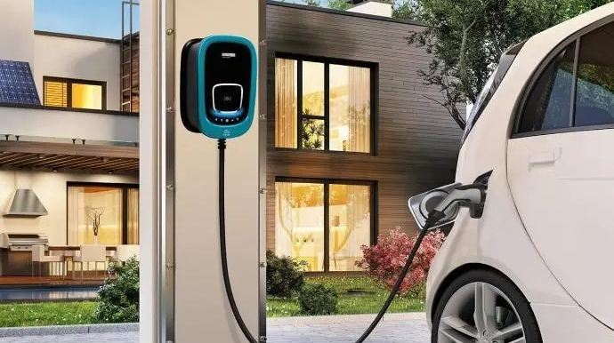 "Plug-in" hibridlər rekord vurdu – 2025-ci ilin ən çox gətirilən avtomobilləri - VİDEO 