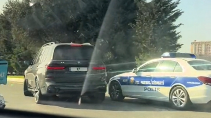 Bakıda yol polisi ən son model "BMW"nin sürücüsünü buna görə saxladı - VİDEO