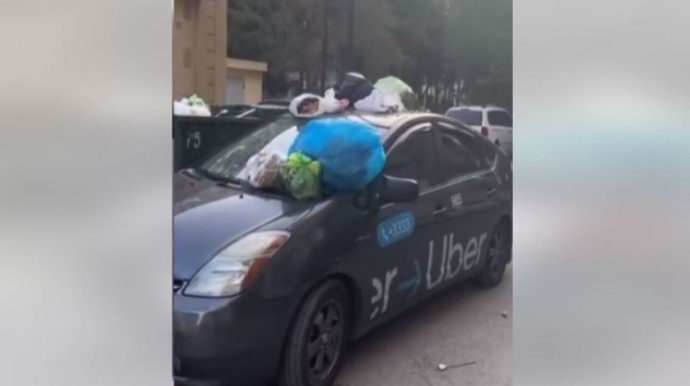 Bakıda "Prius"u "zibil maşını"na çevirdilər - VİDEO 