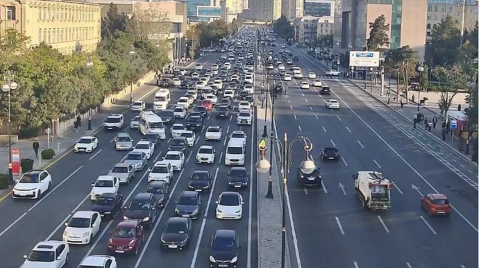 Bakıda 12 istiqamətdə tıxac var - SİYAHI