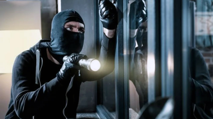 В Баку украдены мобильные телефоны на 12 тыс. манатов 