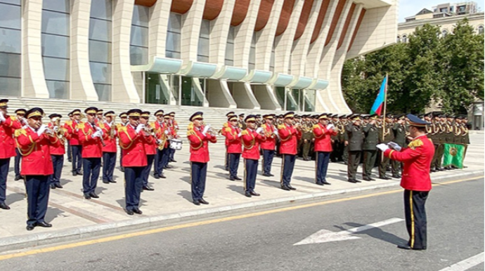 Sabah Bakıda hərbi yürüşlər keçiriləcək - Bu istiqamətlərdə 