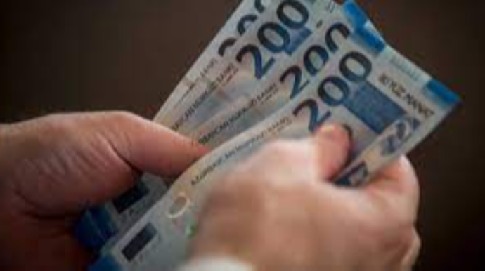 Dövlət qulluqçularının orta aylıq maaşı açıqlandı - Rəsmi