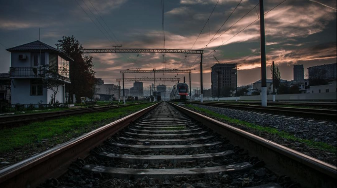 В Товузском районе поезд насмерть сбил пешехода: начато расследование 