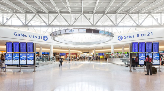 Doqquz yüzə yaxın uçuş ləğv edilib 