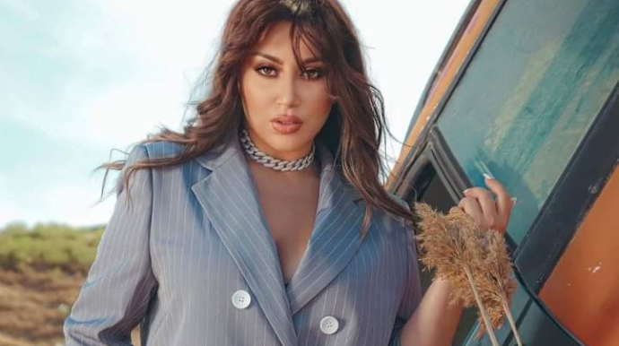 Damla klip çəkmək üçün 12 minlik avtomobili torpağa basdırdı - VİDEO