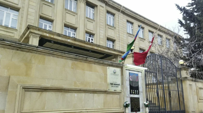 10-cu sinif şagirdi məktəbin pəncərəsindən yıxıldı   - YENİLƏNİB