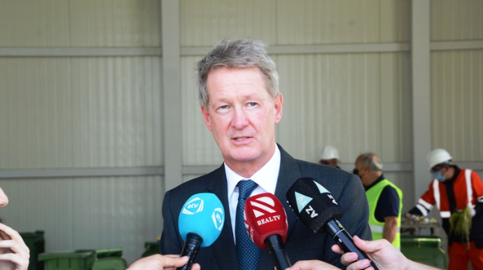 Britaniya səfiri: “Bu gün Bakı şəhərinin küçələri öz təmizliyi ilə seçilir"    - FOTO