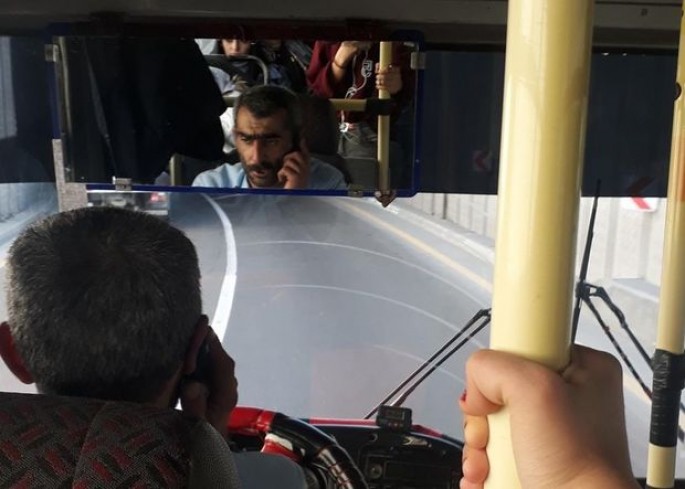 Bakıda avtobus sürücüsü sərnişinlərin həyatını belə təhlükəyə atdı - VİDEO