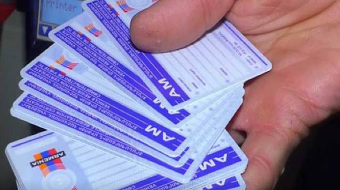 Ermənistan sürücülük vəsiqələrinin Rusiyada tanınması məsələsini Moskva ilə müzakirə etməyib
