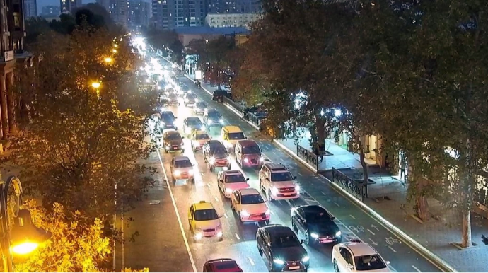 Paytaxtın bu yollarında tıxac var - SİYAHI 