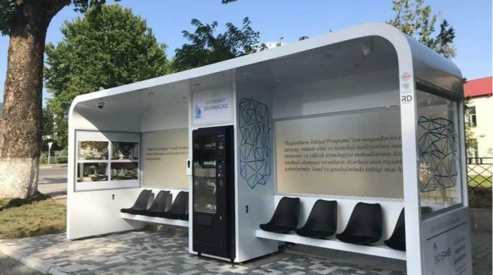 "Elmlər Akademiyası" stansiyasının qarşısında "ağıllı" dayanacaq işləmir - Sakinlər narazıdırlar - VİDEO