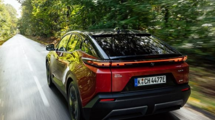 "Toyota" Avropada kadr islahatı aparır 