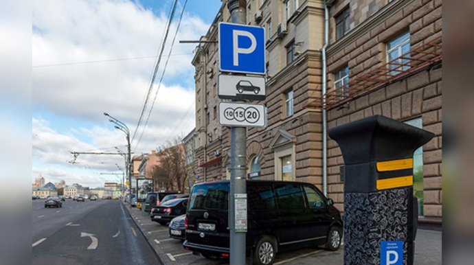 Bu formada park edilmiş avtomobillərin arxasında dayanmaq olar? - QANUN BELƏ DEYİR - VİDEO