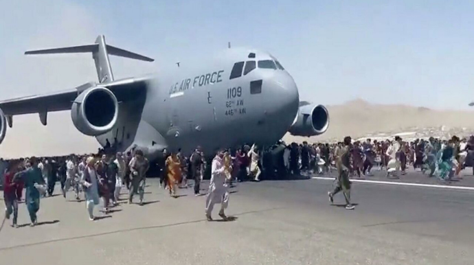 ABŞ generalı Kabil hava limanında yaralanan amerikalı hərbçi ilə bağlı açıqlama verib