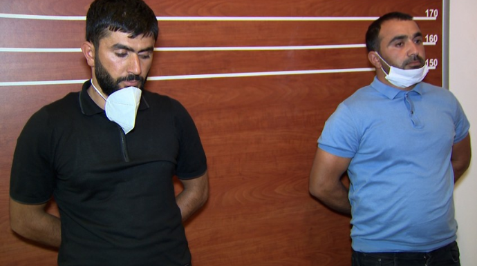 Qadını bıçaqla hədələyib pulunu alan sürücü və sərnişin saxlanılıb - FOTO + VİDEO