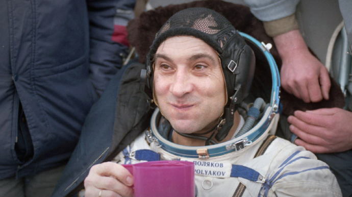 Kosmosda ən uzun uçuş rekordu vuran kosmonavt vəfat edib 