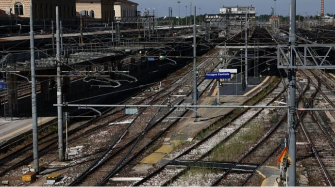 Olimpiya obyektlərinə aparan dəmiryol xətti yandırılıb 