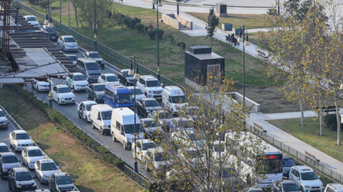 Bakının mərkəzi yolları və prospektlərində hərəkət iflic oldu - FOTO/VİDEO 