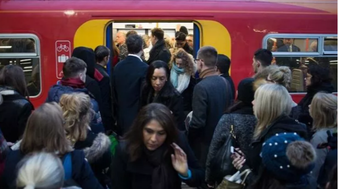 Dəmiryolu və metro işçiləri tətil elan edirlər - "Maaşlar artırılmasa..."  