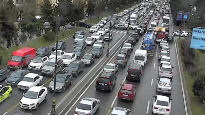 Bu küçələrdə sıxlıq var - sürücülərin NƏZƏRİNƏ 