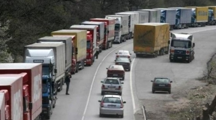 Sərhəddə 1700-dən çox yük avtomobili növbə gözləyir 