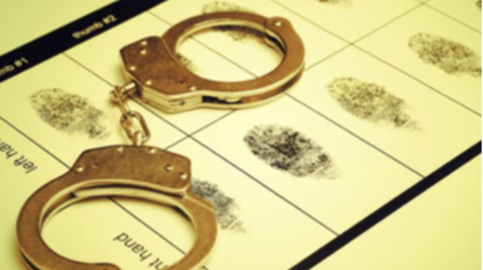 Bakıda mənzilləri qarət edən gənc qız yaxalandı